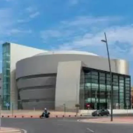 Atico Junto Al Teatro Auditorio De Apartment