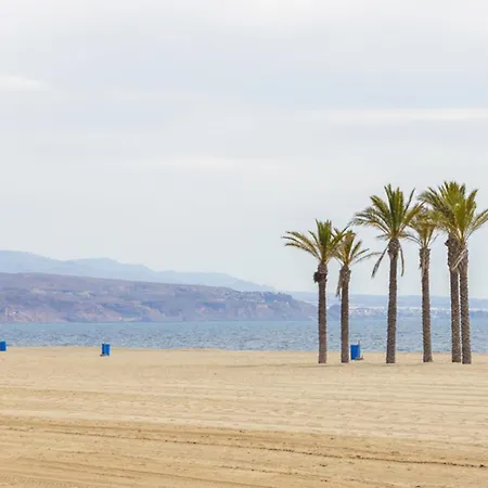 Atico Junto Al Teatro Auditorio De *