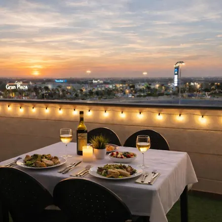 Apartamento ático Junto Al Auditorio Con Terraza Privada Y Parking
